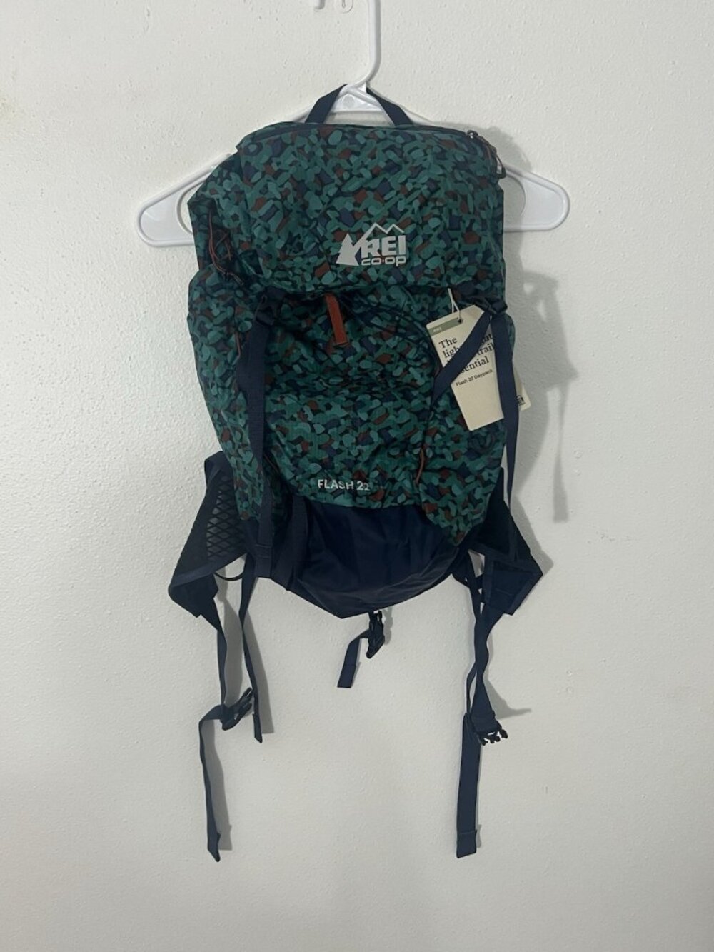 NWT REI Flash 22 Daypack In Sunlit Trail Malachite Hiking Outdoors